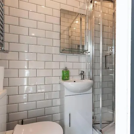 Moonstone - 5 Bed House With Parking Villa Coventry Exterior photo